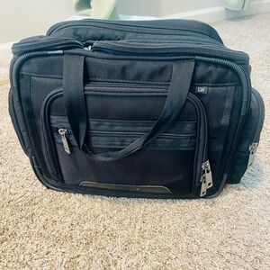 Luggage Works Stealth Premier multi-purpose cube - great for pilots